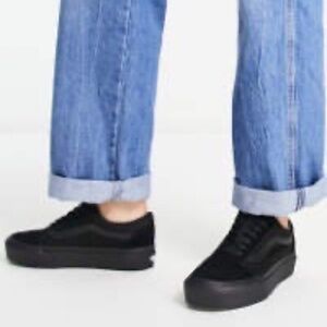 NWOT Vans Old Skool Triple Black Platform Sneaker SZ 7.5 in black
